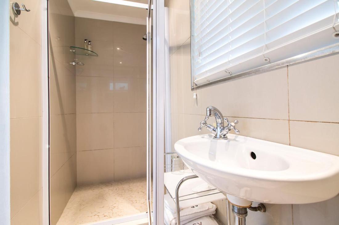קניסנה South Villa Guesthouse&Garden מראה חיצוני תמונה